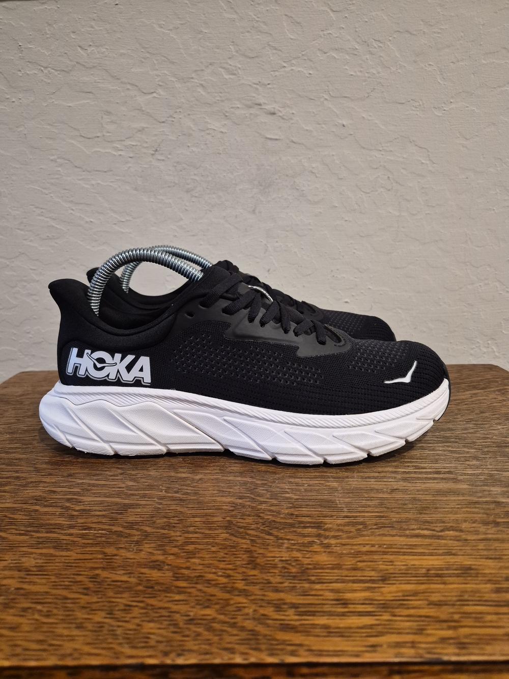 HOKA One One Arahi 7 Athletic Running Shoes 
Women's Size US 8B - Picture 2 of 7